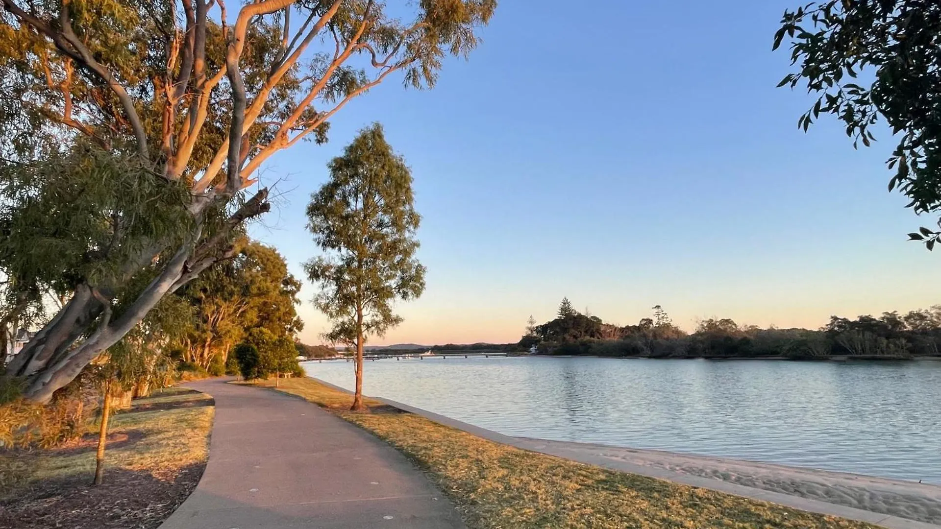 Minti 19 2 Bedroom Home By The River Maroochydore 0*,  Australien